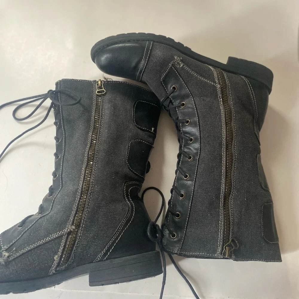 Boots - Picture 6 of 15